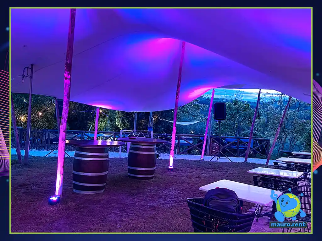 BeamZ BBP94 wireless battery uplight illuminating venue walls in purple color